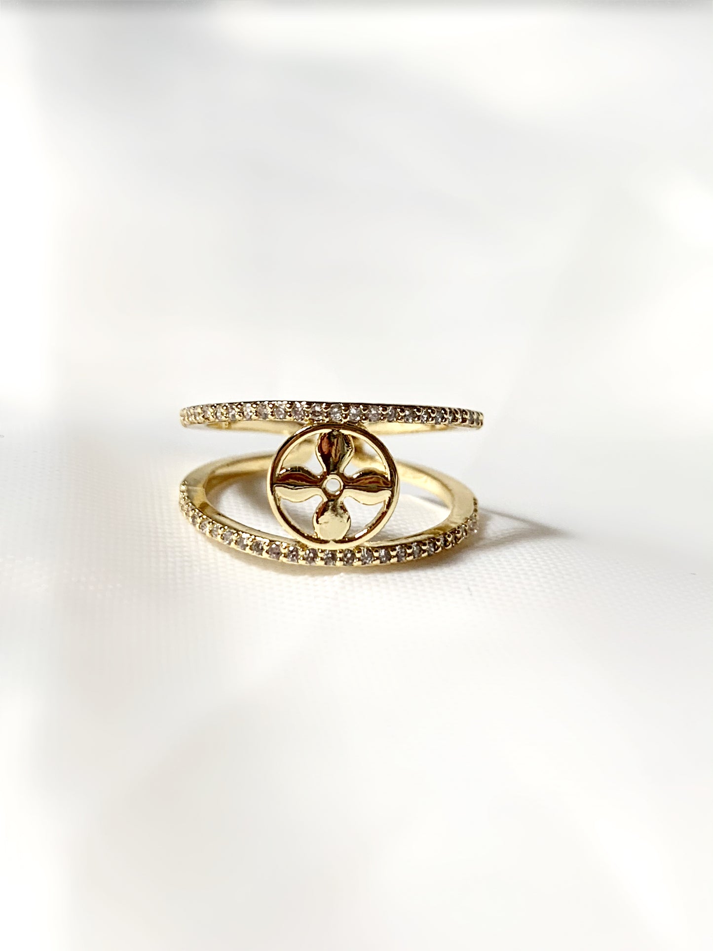 Gold Clover Ring