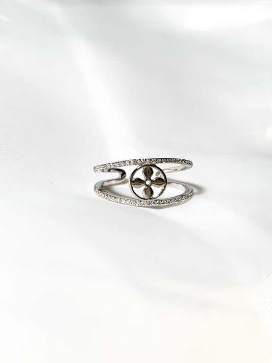 White Gold Clover Ring